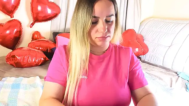 Snapshot of MilenaMiler_X chatting on February 13, 2026, 8:42 pm MilenaMiler X online show from February 13, 2026, 8:42 pm