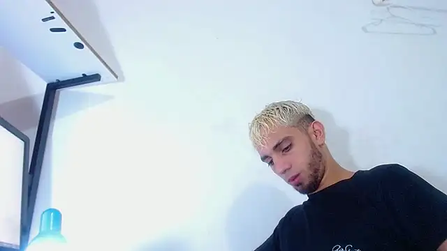 Snapshot of Gregory_hard chatting on September 22, 2025, 11:11 pm Gregory hard online show from September 22, 2025, 11:11 pm