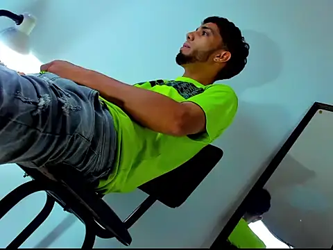 Snapshot of Gregory_hard chatting on February 16, 2025, 4:42 pm Gregory hard online show from February 16, 2025, 4:42 pm