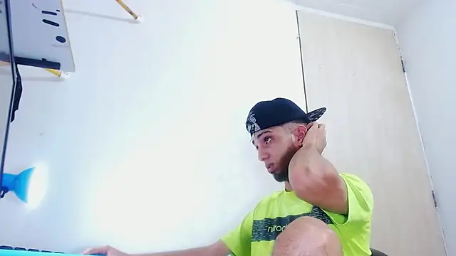 Snapshot of Gregory_hard chatting on November 12, 2025, 9:57 am Gregory hard online show from November 12, 2025, 9:57 am