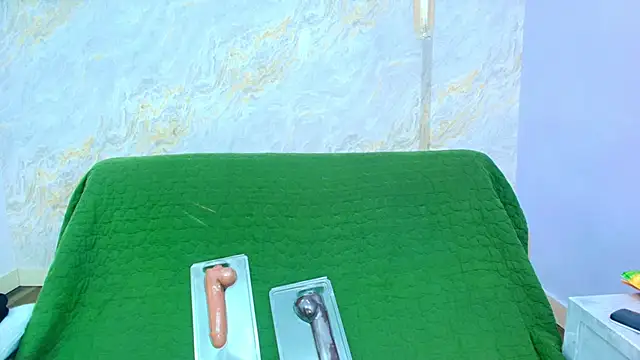 Snapshot of Mia_candy_0 chatting on November 27, 2025, 12:16 pm Mia candy 0 online show from November 27, 2025, 12:16 pm