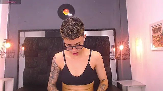 Cutie Shy  online show from February 21, 2026, 2:30 pm