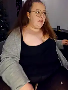  Julie x online show from December 18, 2024, 5:37 am