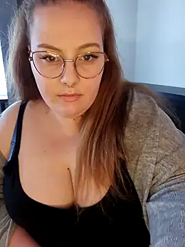  Julie x online show from February 19, 2025, 9:06 am