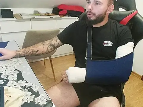 Snapshot of prezydentcam chatting on October 15, 2025, 9:17 am prezydentcam online show from October 15, 2025, 9:17 am