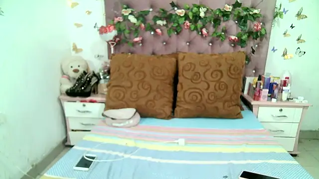 ValeriaTsx online show from November 24, 2025, 12:38 pm