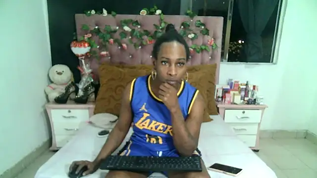 ValeriaTsx online show from September 18, 2025, 4:04 am