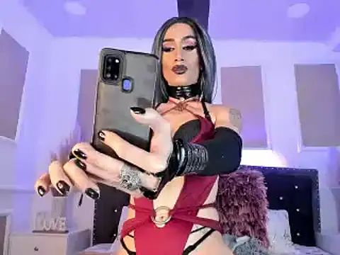 queen satin online show from December 7, 2024, 2:08 pm