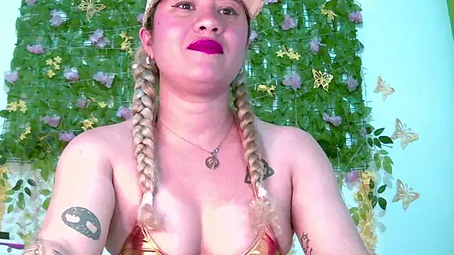 Crysrus online show from June 7, 2026, 12:16 am