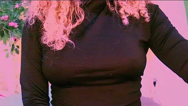 Crysrus online show from February 3, 2026, 10:15 pm