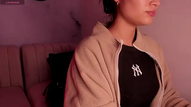 Snapshot of lara_madisson chatting on January 16, 2026, 4:16 am lara madisson online show from January 16, 2026, 4:16 am