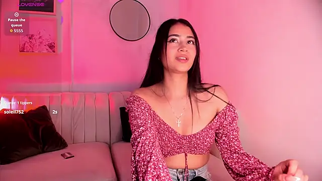 Snapshot of lara_madisson chatting on January 6, 2026, 5:33 am lara madisson online show from January 6, 2026, 5:33 am