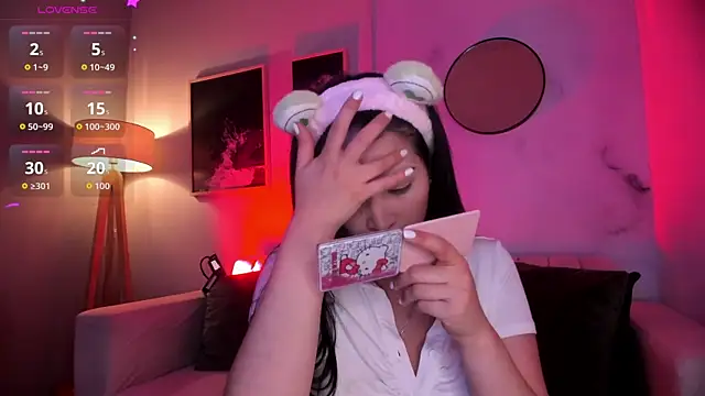 Snapshot of lara_madisson chatting on January 9, 2026, 5:14 am lara madisson online show from January 9, 2026, 5:14 am