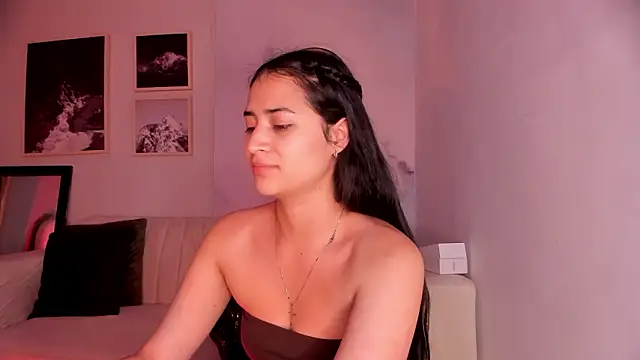 Snapshot of lara_madisson chatting on February 19, 2026, 5:15 am lara madisson online show from February 19, 2026, 5:15 am