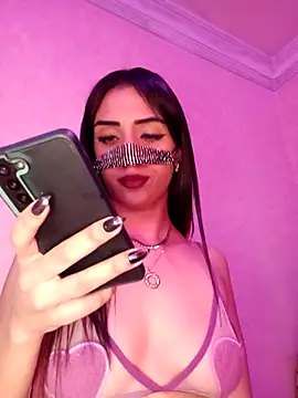 ---sophia--- online show from November 14, 2025, 7:28 pm