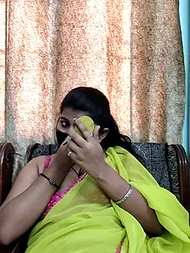 Hotty-simran online show from February 9, 2026, 4:32 am