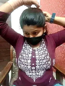 Hotty-simran online show from March 6, 2025, 8:30 am