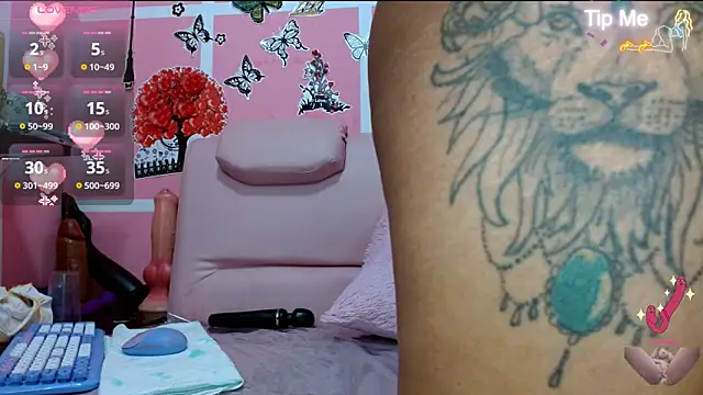 escarlett hott online show from April 18, 2026, 5:15 pm