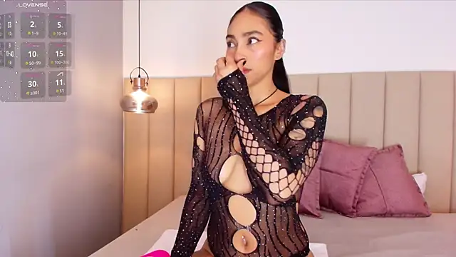 Snapshot of Leamonroe__ chatting on March 22, 2025, 10:49 am Leamonroe online show from March 22, 2025, 10:49 am