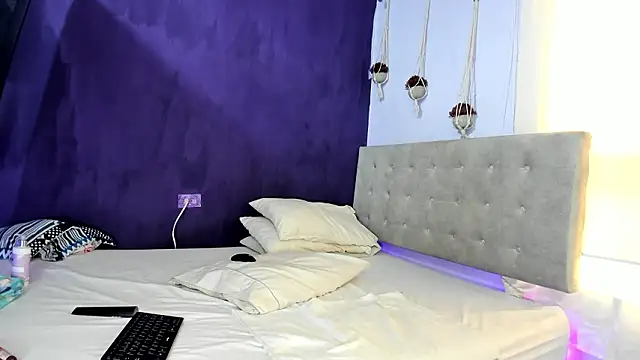 Snapshot of Leamonroe__ chatting on February 27, 2026, 1:11 pm Leamonroe online show from February 27, 2026, 1:11 pm