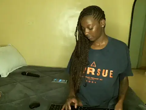 Sharmybabe online show from April 12, 2026, 11:46 am