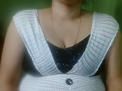 LOVERIAKOL online show from February 9, 2026, 7:12 pm