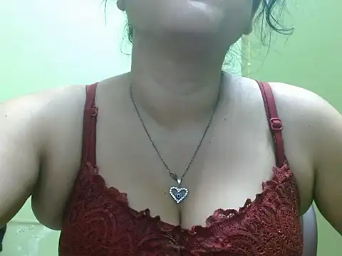 LOVERIAKOL online show from April 7, 2026, 6:54 pm