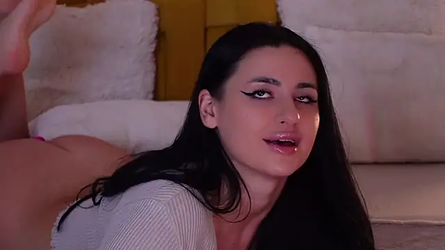 Snapshot of RanyaHermes chatting on November 17, 2025, 10:47 pm RanyaHermes online show from November 17, 2025, 10:47 pm