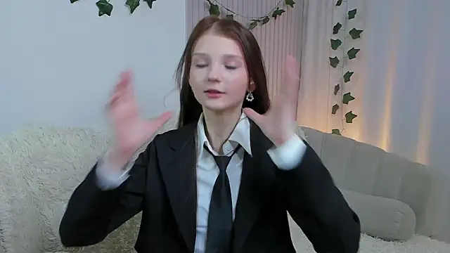 Snapshot of CindyGarrison chatting on March 6, 2025, 12:43 am CindyGarrison online show from March 6, 2025, 12:43 am