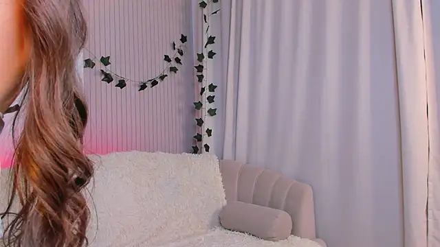 Snapshot of CindyGarrison chatting on February 19, 2025, 3:39 am CindyGarrison online show from February 19, 2025, 3:39 am