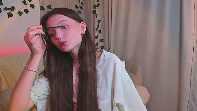 Snapshot of CindyGarrison chatting on February 20, 2025, 12:30 am CindyGarrison online show from February 20, 2025, 12:30 am