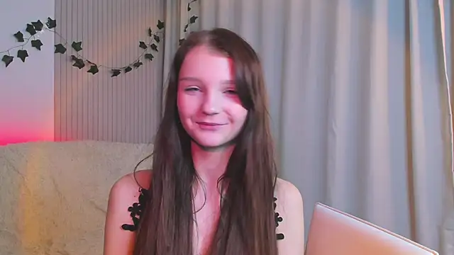 Snapshot of CindyGarrison chatting on February 25, 2025, 10:53 pm CindyGarrison online show from February 25, 2025, 10:53 pm