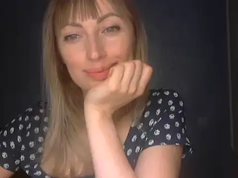 Snapshot of EffectMaya chatting on February 15, 2026, 6:18 pm EffectMaya online show from February 15, 2026, 6:18 pm