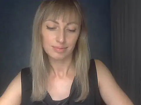 EffectMaya online show from November 10, 2025, 8:03 pm