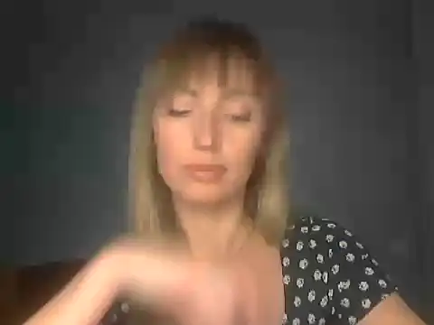 Snapshot of EffectMaya chatting on February 9, 2026, 7:01 pm EffectMaya online show from February 9, 2026, 7:01 pm