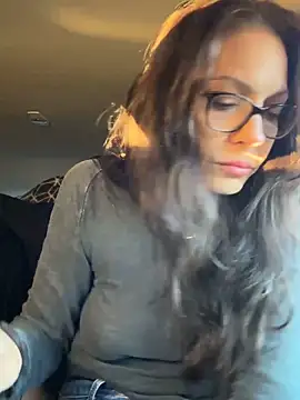 Snapshot of BeautifulMesss chatting on October 16, 2025, 9:45 pm BeautifulMesss online show from October 16, 2025, 9:45 pm