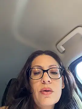 Snapshot of BeautifulMesss chatting on September 21, 2025, 3:17 pm BeautifulMesss online show from September 21, 2025, 3:17 pm