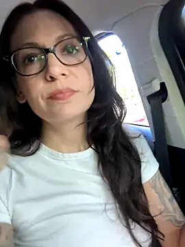 Snapshot of BeautifulMesss chatting on September 15, 2025, 4:07 pm BeautifulMesss online show from September 15, 2025, 4:07 pm