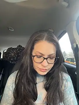 BeautifulMesss online show from November 11, 2025, 4:13 pm