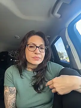 BeautifulMesss online show from March 4, 2026, 5:53 pm