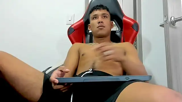 Snapshot of Backsex_boy chatting on February 20, 2026, 8:33 pm Backsex boy online show from February 20, 2026, 8:33 pm
