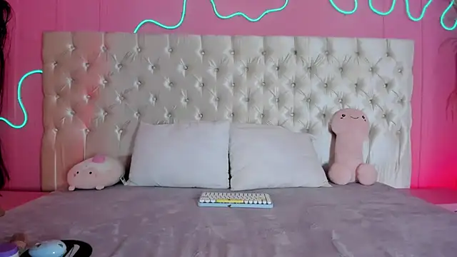 Snapshot of Julieta_Cortes__ chatting on February 3, 2026, 12:10 pm Julieta Cortes online show from February 3, 2026, 12:10 pm