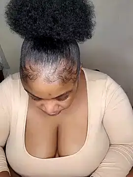 Snapshot of clitorisqueen93 chatting on March 7, 2025, 7:19 am clitorisqueen93 online show from March 7, 2025, 7:19 am