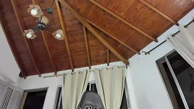 IsaFontanna online show from March 17, 2026, 2:36 am