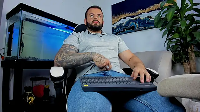 Snapshot of Johnnygrayson1 chatting on July 20, 2026, 2:08 am Johnnygrayson1 online show from July 20, 2026, 2:08 am