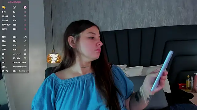 Sabrina Lennox online show from March 21, 2025, 7:35 pm