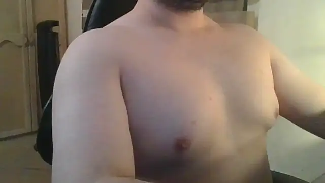 Snapshot of Himbo_fox chatting on July 8, 2026, 3:19 am Himbo fox online show from July 8, 2026, 3:19 am
