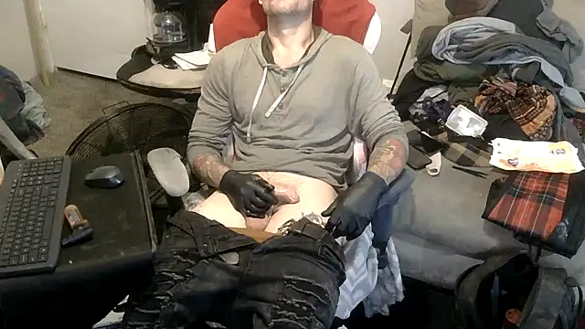 TheOneYouLove69 online show from February 4, 2026, 8:59 pm