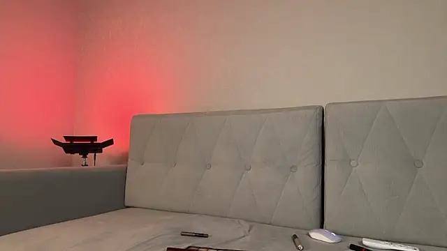 weshycouple online show from March 9, 2026, 7:06 pm