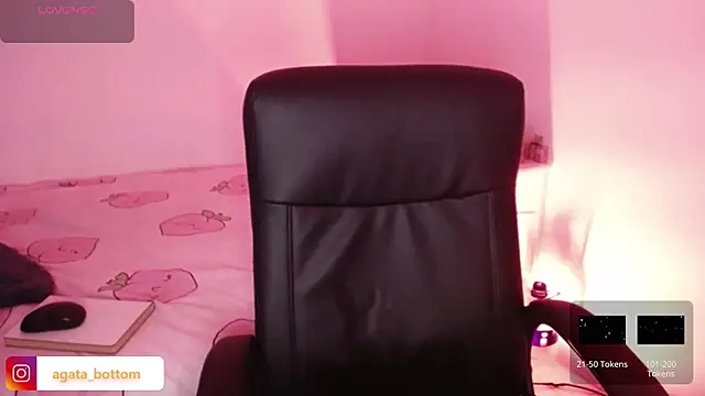 NewAgatha Bolton online show from April 13, 2026, 8:24 pm